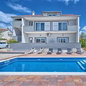 Ferienhaus Jakov Haus