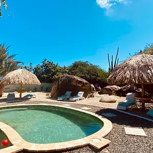 Charming 2-bedroom With Saltwater Pool Appartement