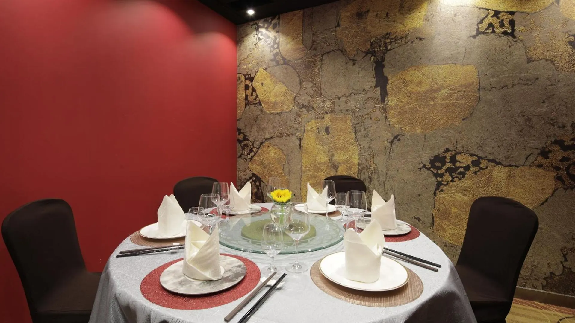 Holiday Inn Express Hong Kong Causeway Bay By Ihg
